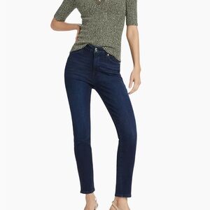 GOOD AMERICAN Good Legs Straight Jeans in Blue